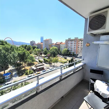 Giuly's Vicino Inalpi Arena, Universita E Stadio