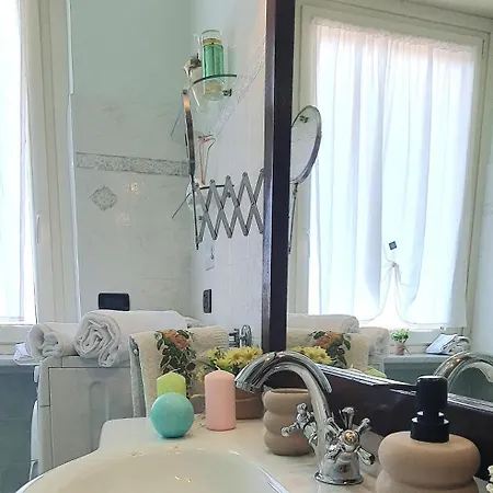 Giuly's Vicino Inalpi Arena, Universita E Stadio * Turín