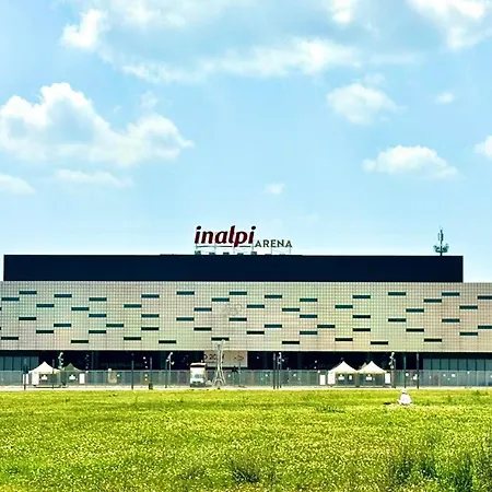 Giuly's Vicino Inalpi Arena, Universita E Stadio *