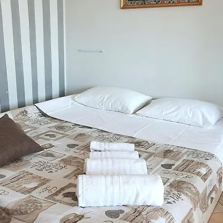 Giuly's Vicino Inalpi Arena, Universita E Stadio Apartamento *